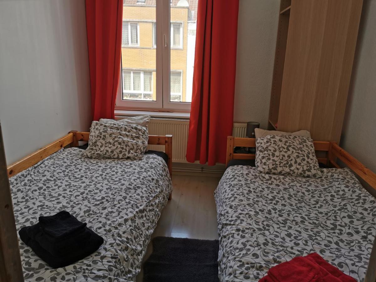 Ostend Backpackers Lodge Bagian luar foto