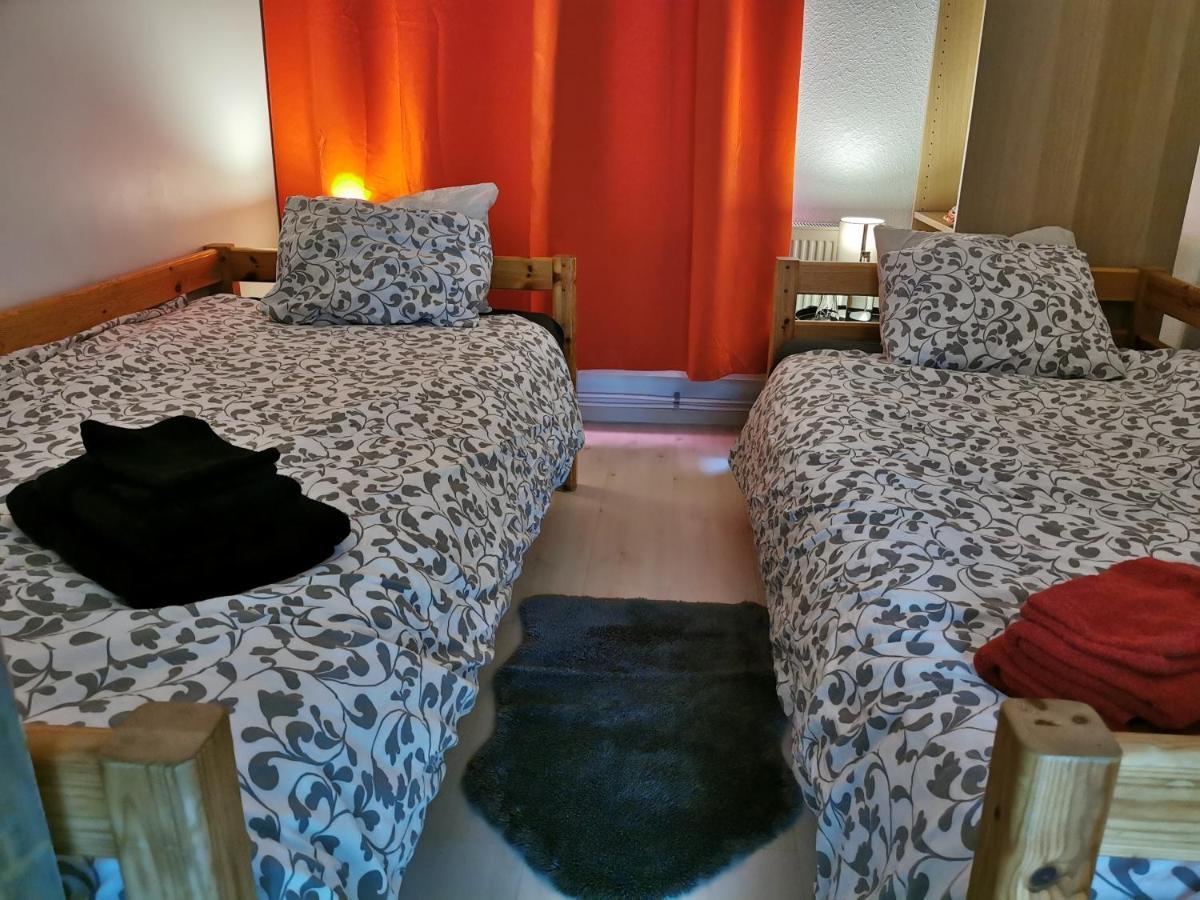 Ostend Backpackers Lodge Bagian luar foto