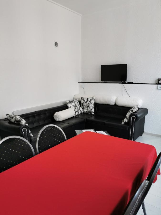 Ostend Backpackers Lodge Bagian luar foto