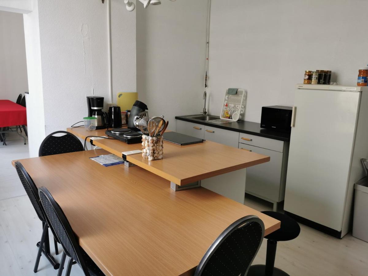Ostend Backpackers Lodge Bagian luar foto