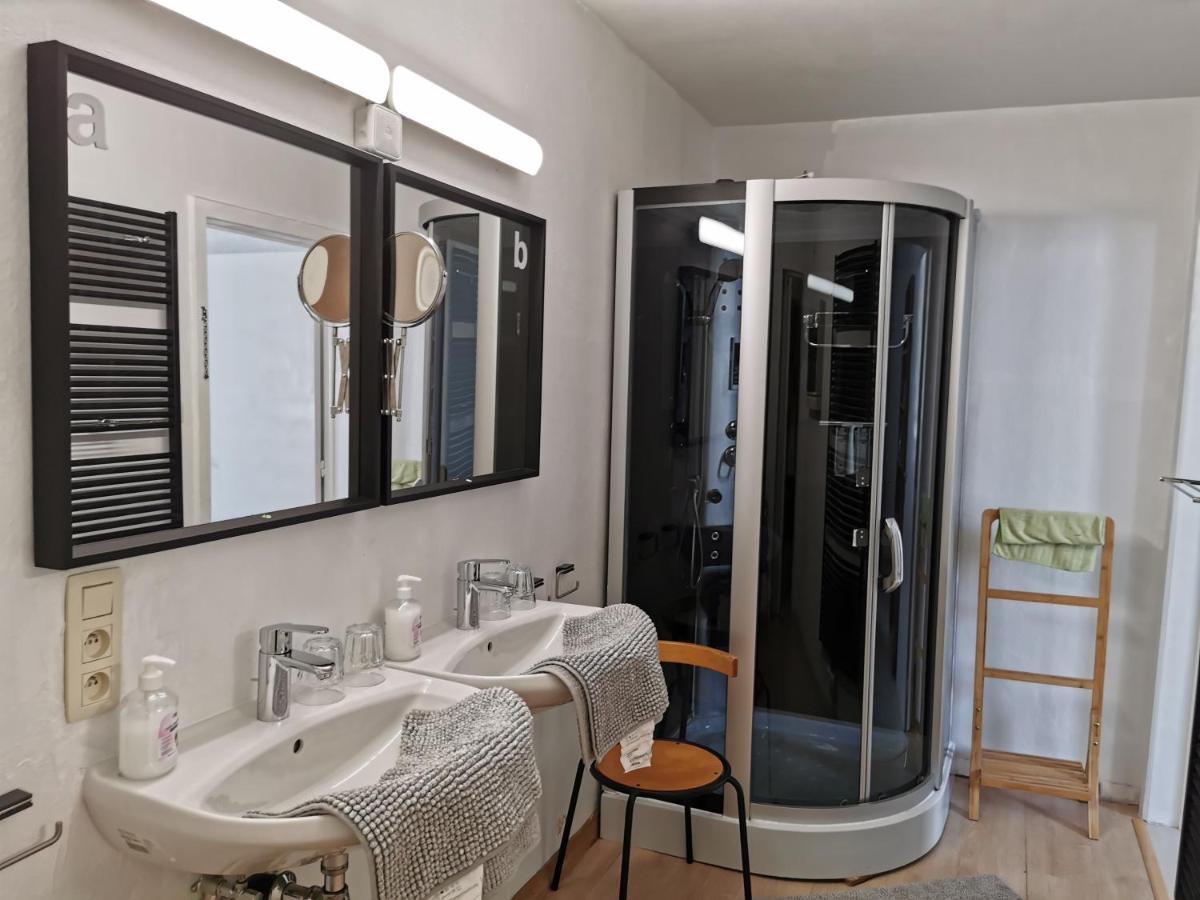 Ostend Backpackers Lodge Bagian luar foto