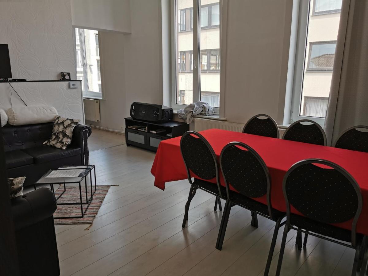 Ostend Backpackers Lodge Bagian luar foto